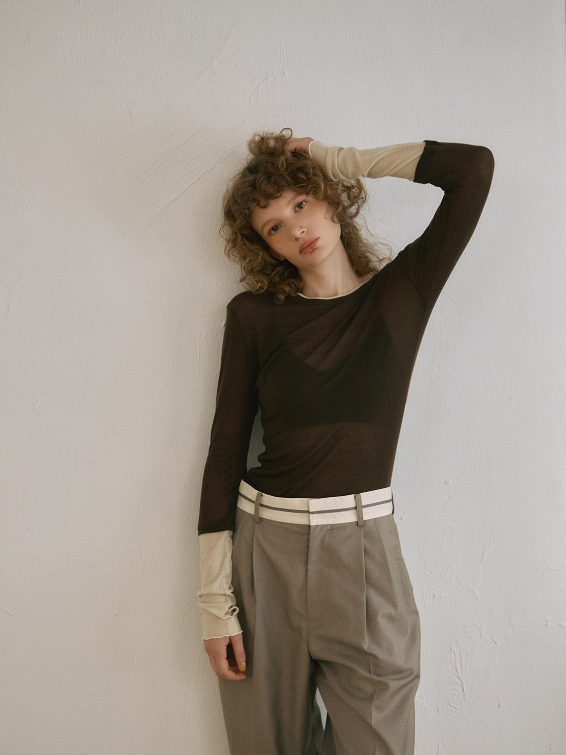 レイヤードシアートップス