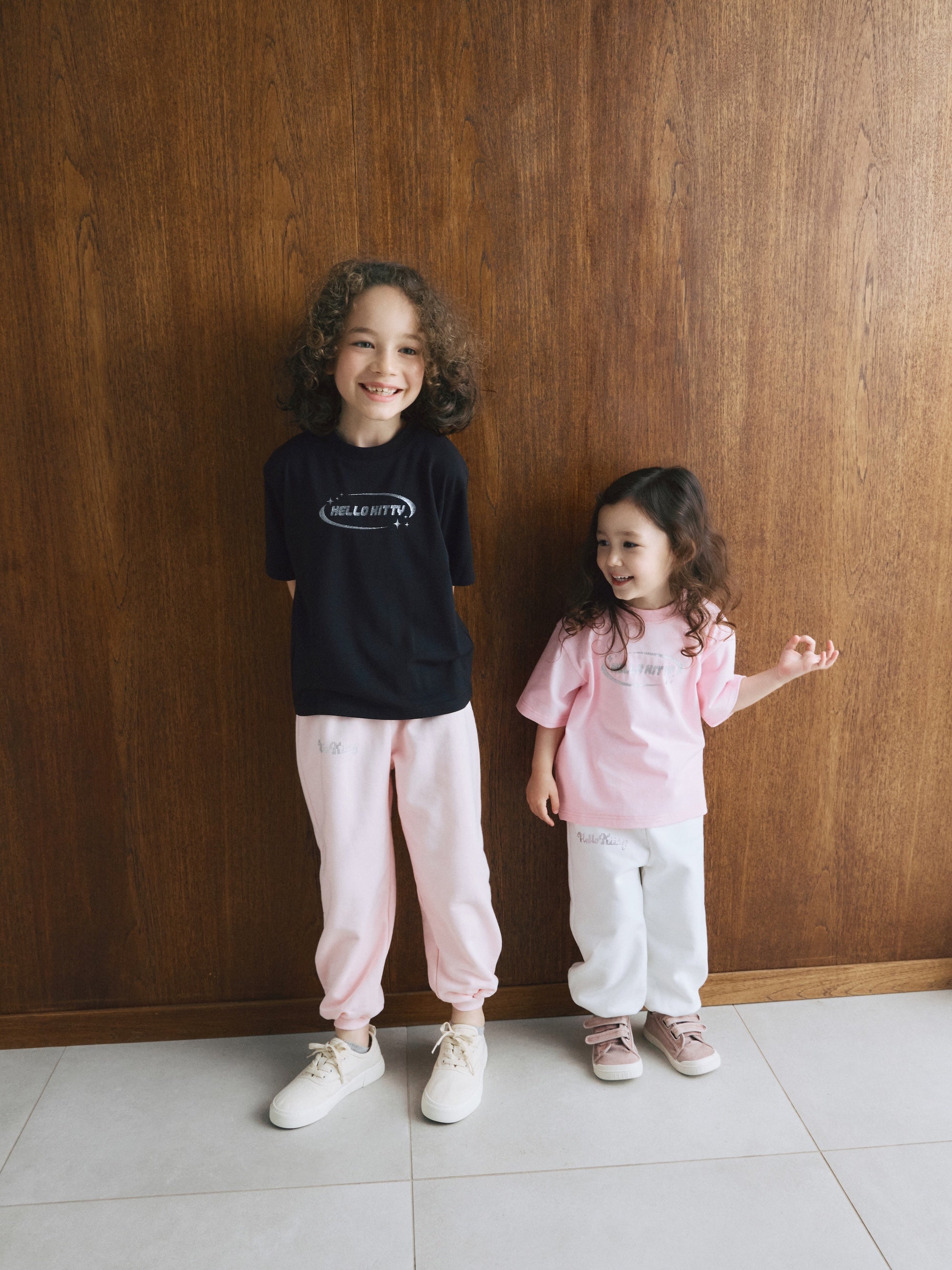 【HELLO KITTY】キッズグリッターTシャツ