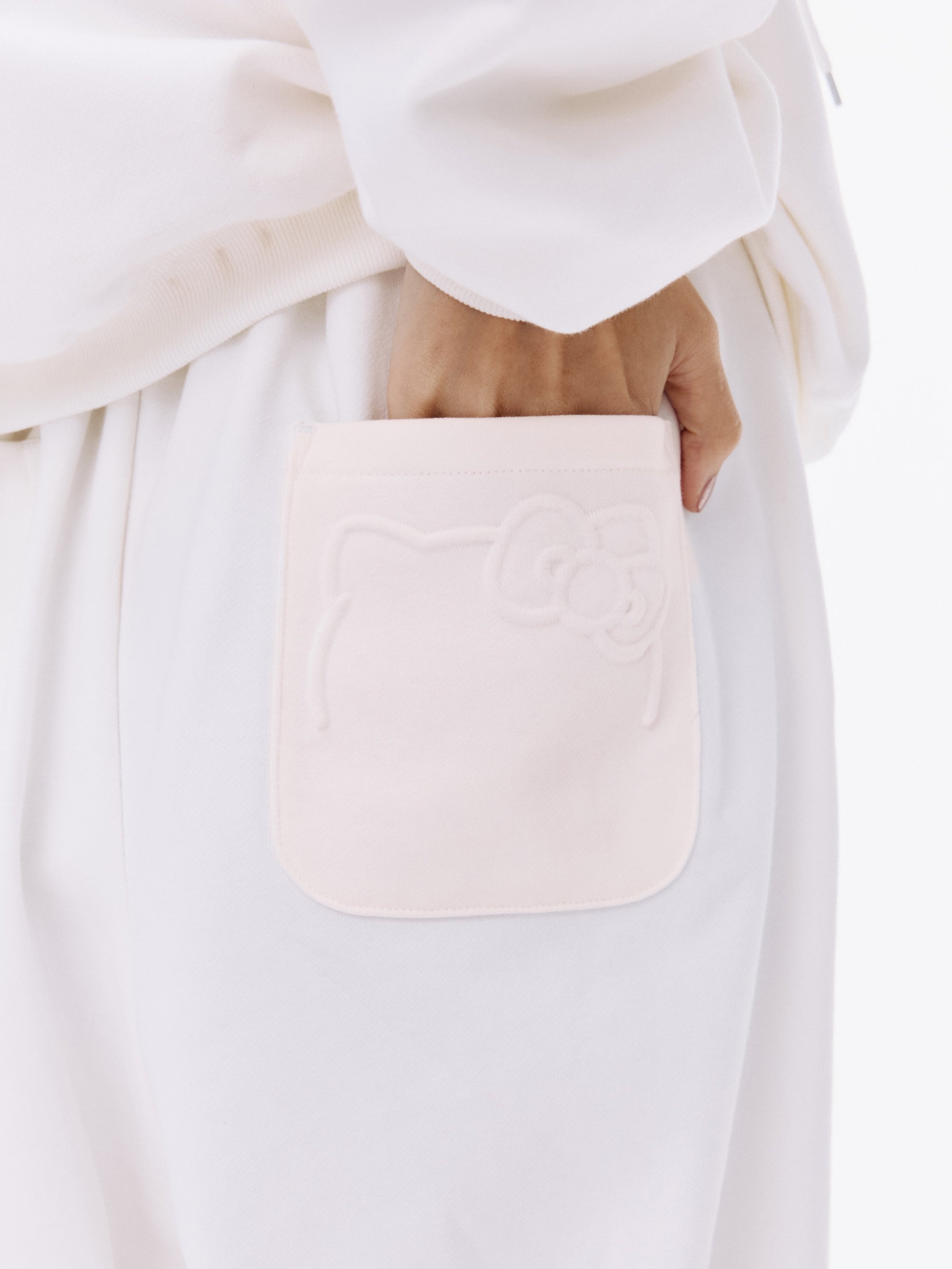 【HELLO KITTY】ロゴスウェットパンツ