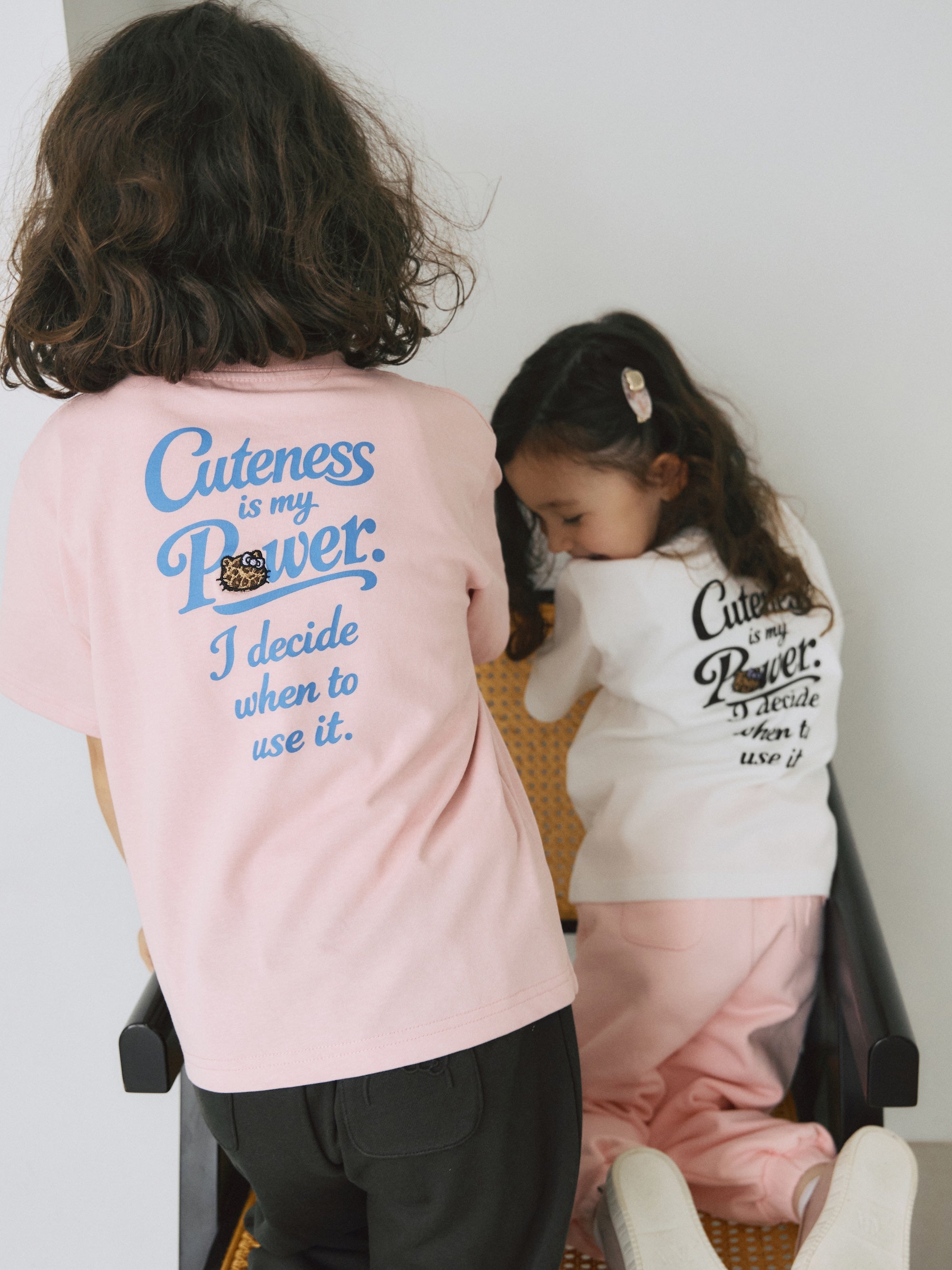 【HELLO KITTY】キッズバックプリントビッグTシャツ