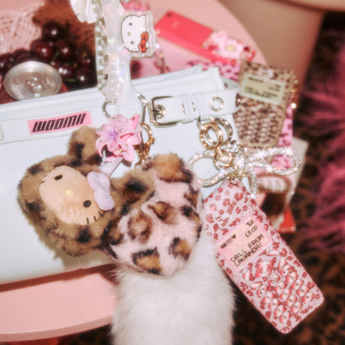 HELLO KITTY】キーホルダー