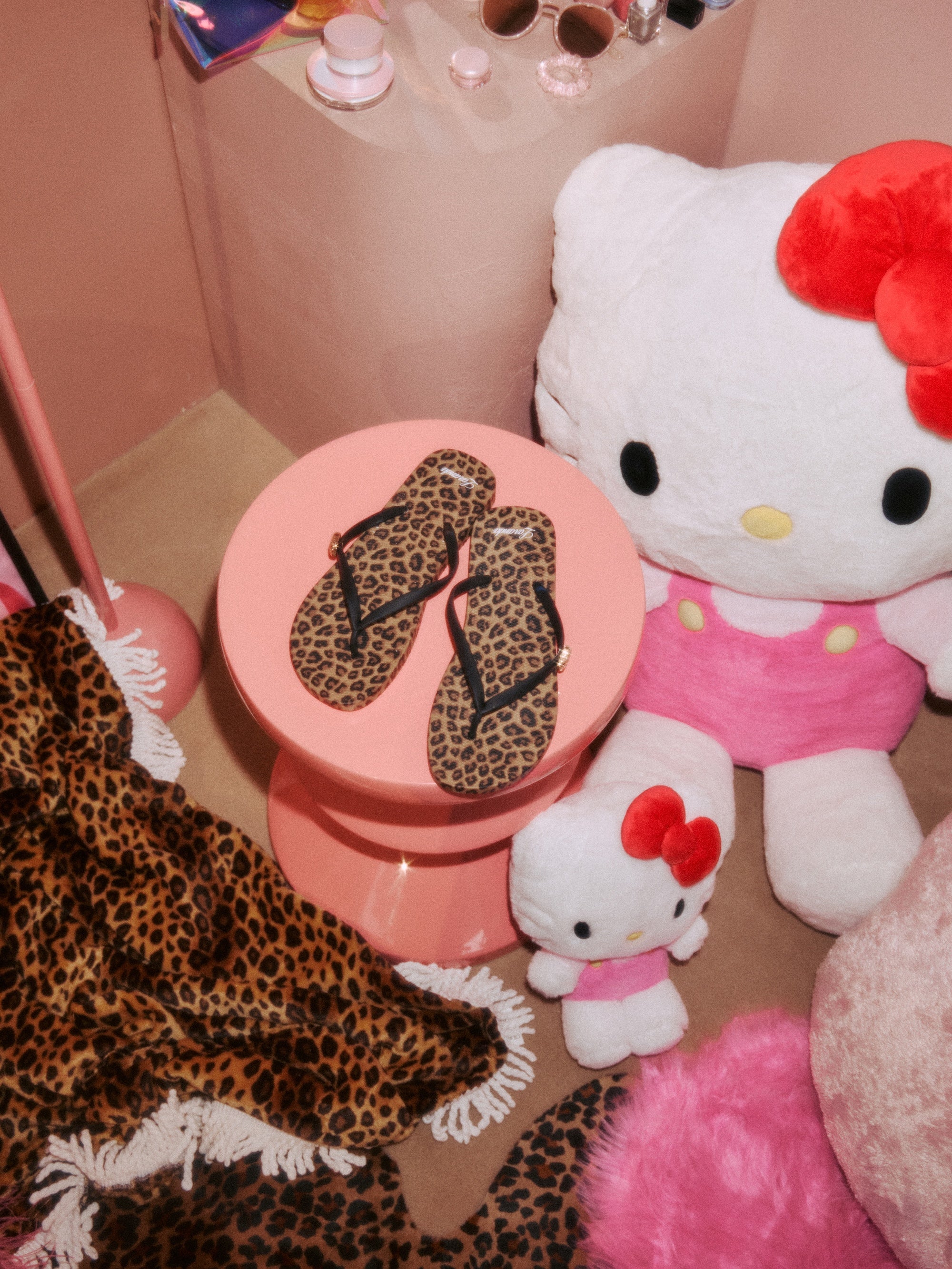 【HELLO KITTY】イージーサンダル