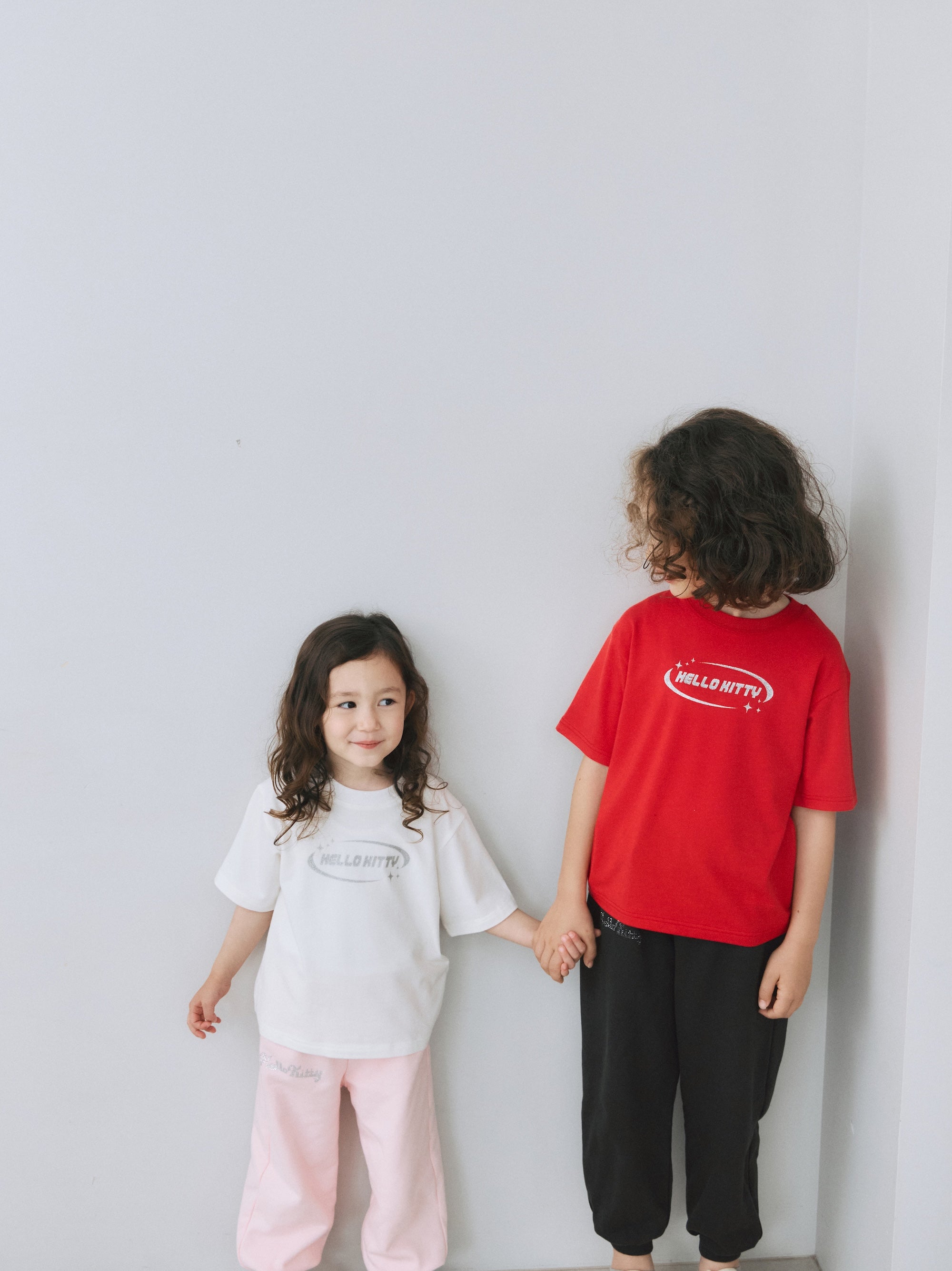【HELLO KITTY】キッズグリッターTシャツ
