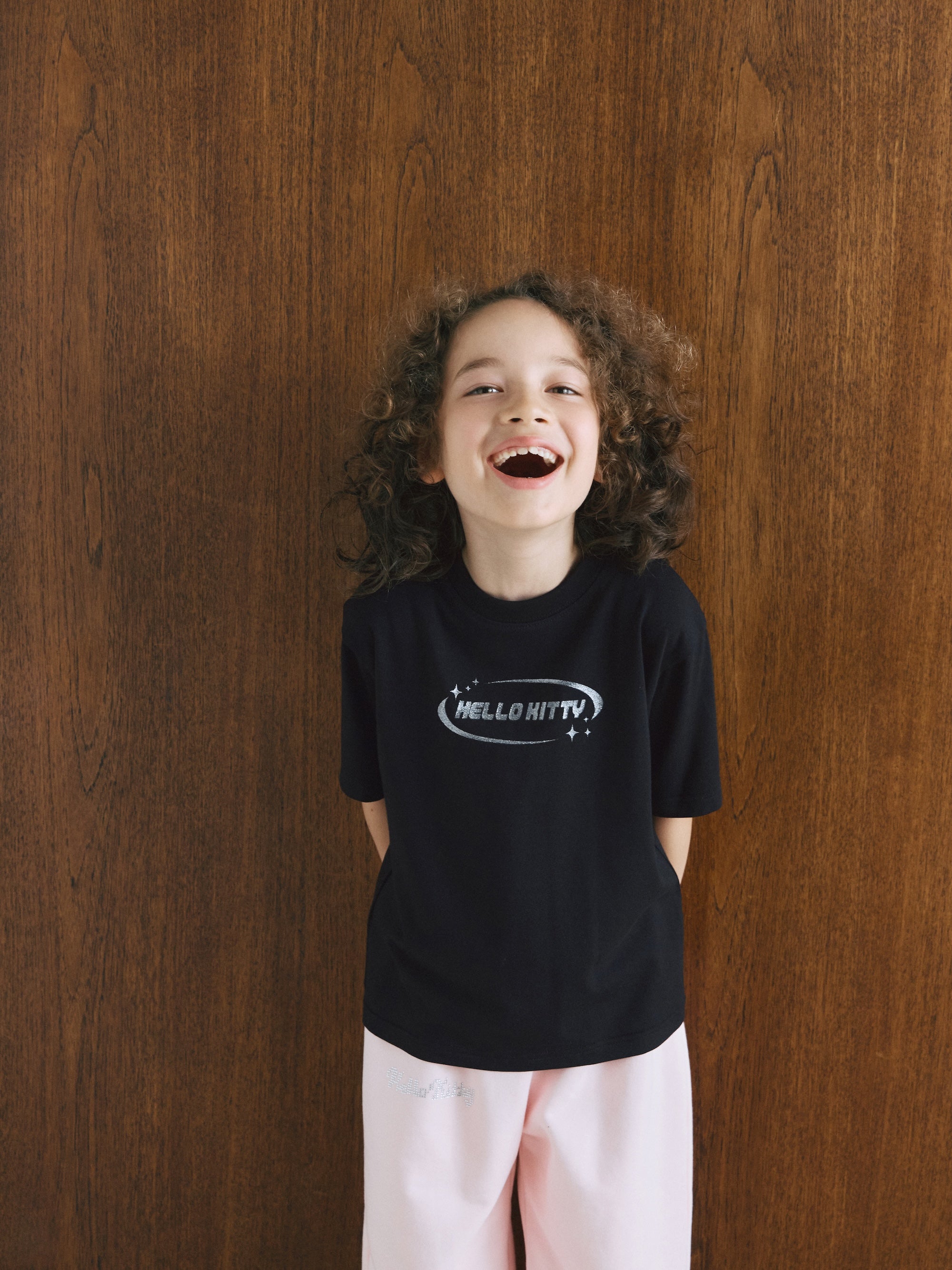 HELLO KITTY】キッズグリッターTシャツ
