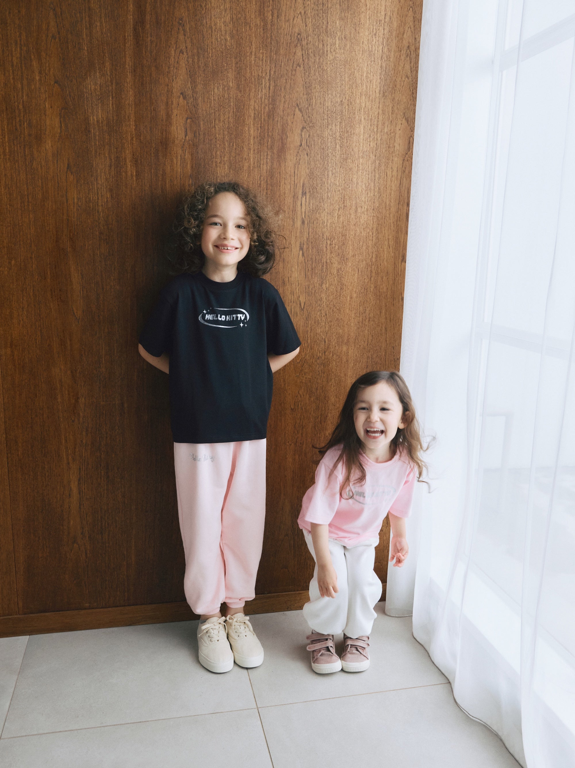 【HELLO KITTY】キッズグリッターTシャツ