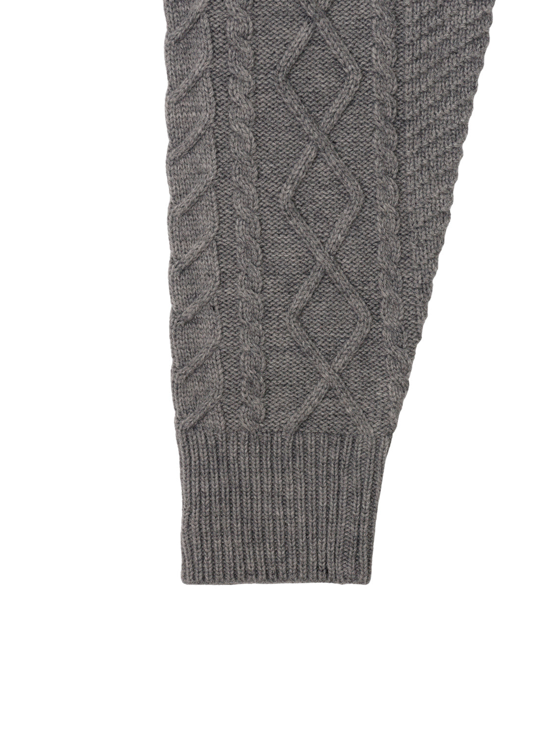 ケーブルニットジップカーディガン